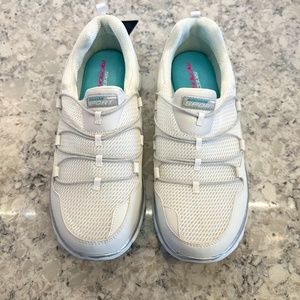 NEW Skechers synergy Sneakers white silver wide width size 8.5